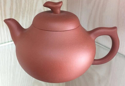 258008 Чайник ИСИН "Груша", 300 мл, исинская глина, цвет - красный
