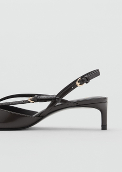 Туфли на каблуке-рюмочке с ремешками