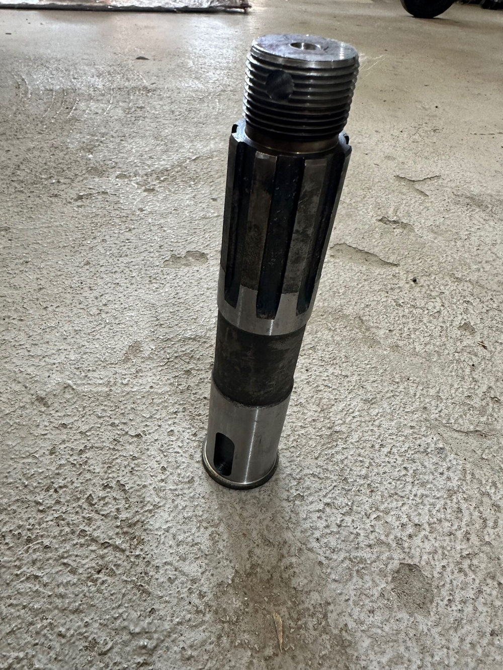 Вал ротора длинный ,шлицевой ( ведущей шестерни)