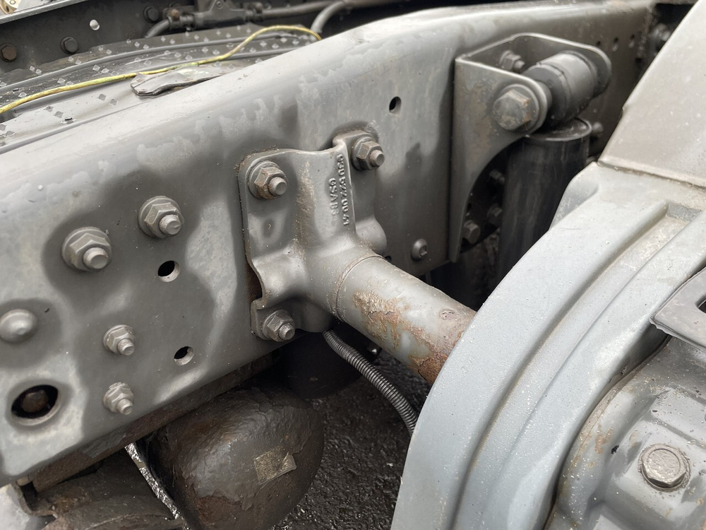 Кронштейн крыла заднего