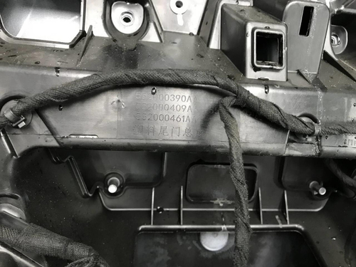 Стекло крышки багажника JAECOO J8 (2024-н.в.)