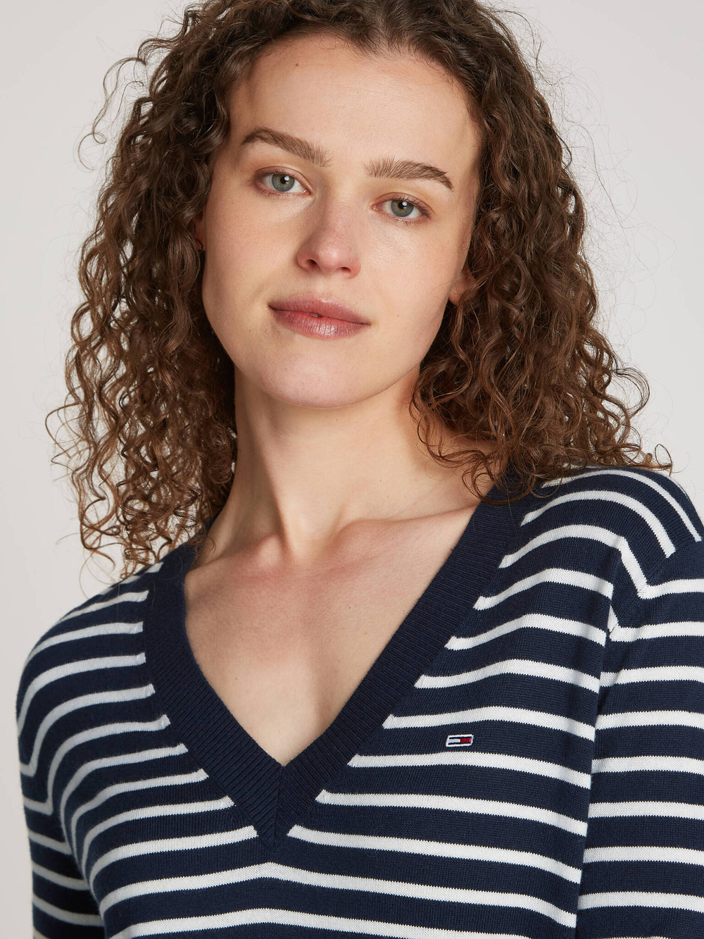 Свитер essential Tommy Jeans - темно-синий(DW0DW18670)