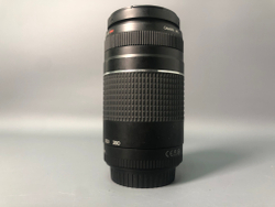 Canon 75-300mm III USM, царапины на верхней линзе.