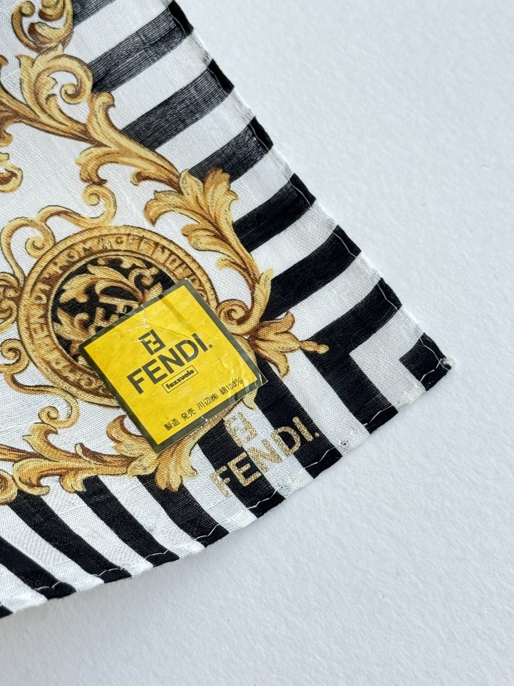 Платок в чёрно-белую полоску Fendi