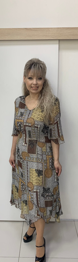 Бежево-коричневое длинное платье-двойка