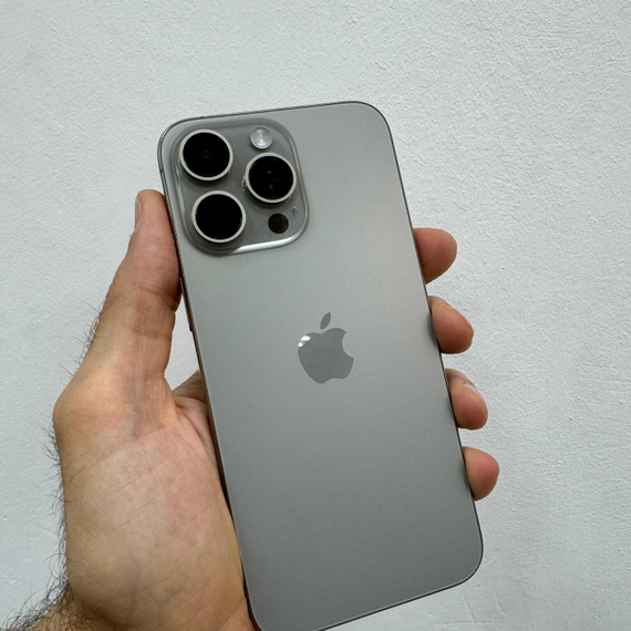 Apple iPhone 15 Pro Max 256GB акб 98% (полный комплект)