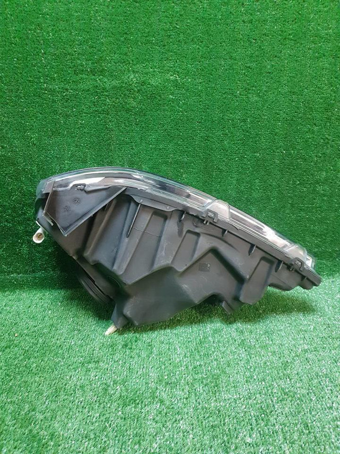 Битая Фара правая Lada Largus 1 (2012-2021) галоген