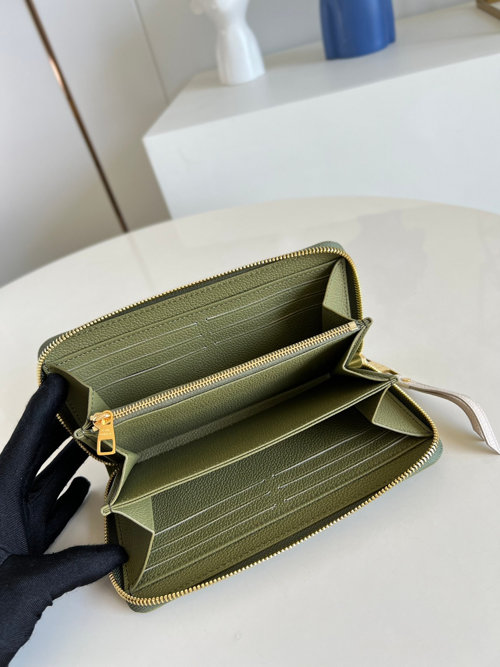 Louis Vuitton Zippy Wallet