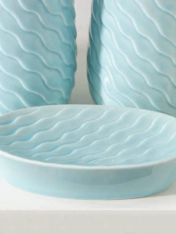 Набор аксессуаров для ванной комнаты Доляна «Волны», 4 предмета (дозатор 400 мл, мыльница, 2 стакана), цвет голубой