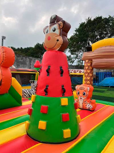 Коммерческий надувной батут «Сафари Ультра», 15*10*7,5 м