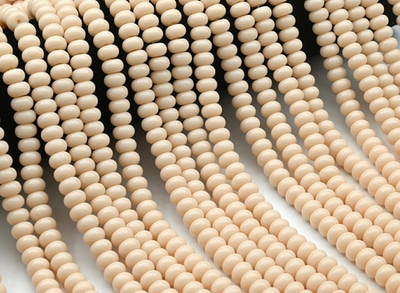 сглр8-п Стекло рондель гладкий 8мм пудровый, нить 38см