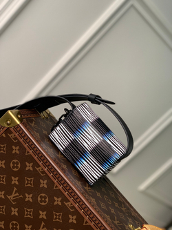 Louis Vuitton Micro Steamer Wallet