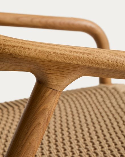 Кресло уличное Derile из дуба с натуральной отделкой и бежевой веревки