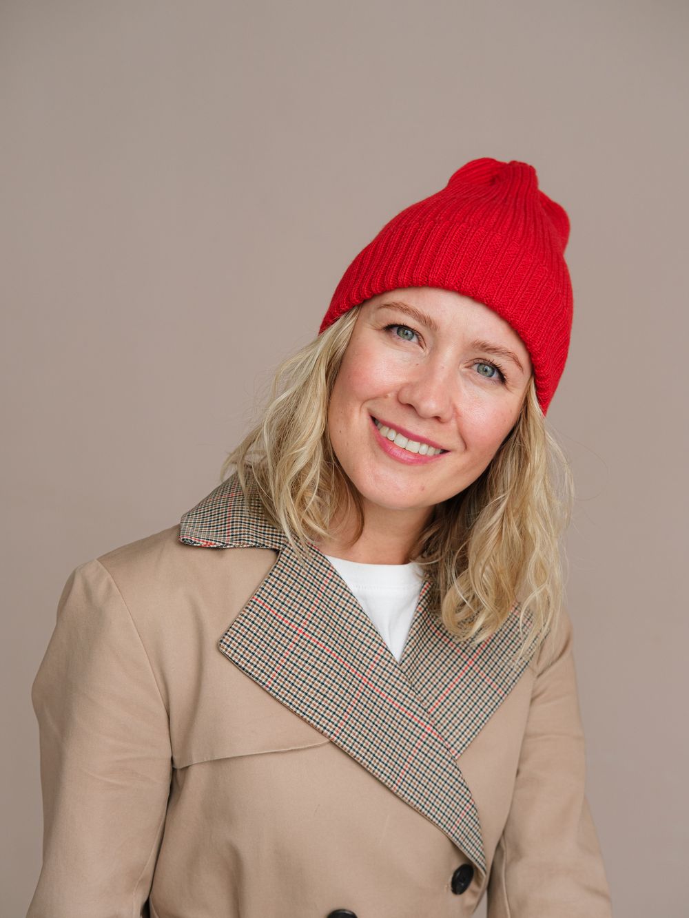 Шапка вязаная-резинка весенняя/осенняя КЭП(Красный)