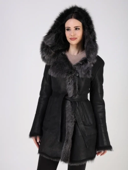 Дубленка зимняя натуральная с капюшоном короткая