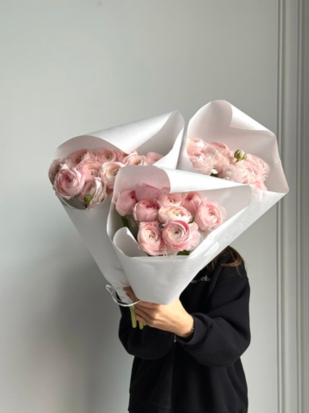 Охапка ранункулюсов в розовом оттенке 10 шт