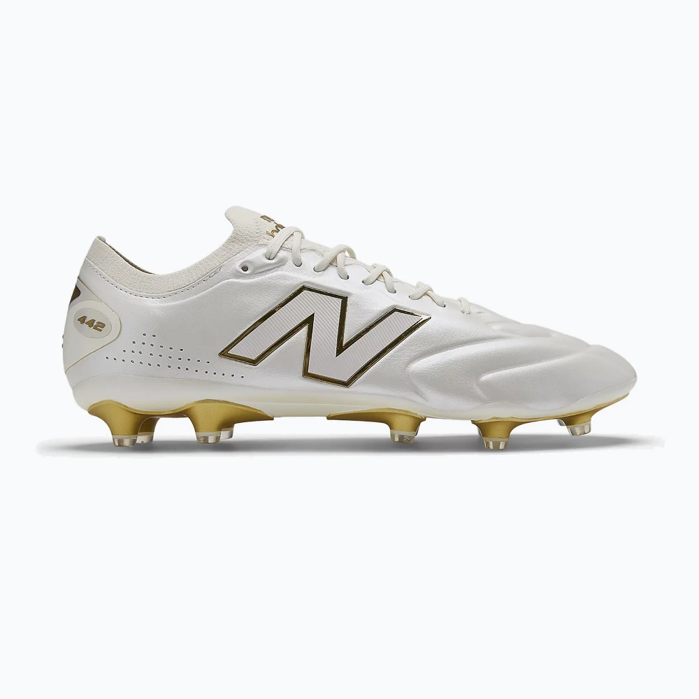Футбольные бутсы New Balance Elite V3 FG sea salt multi/gold metallic