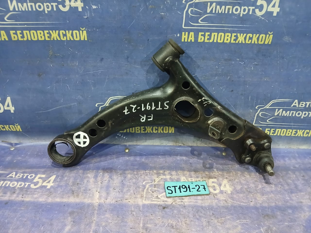 Рычаг передний правый TOYOTA CORONA 1995