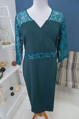 Платье Aziar темно-зеленое с брошью 52 размер, новое