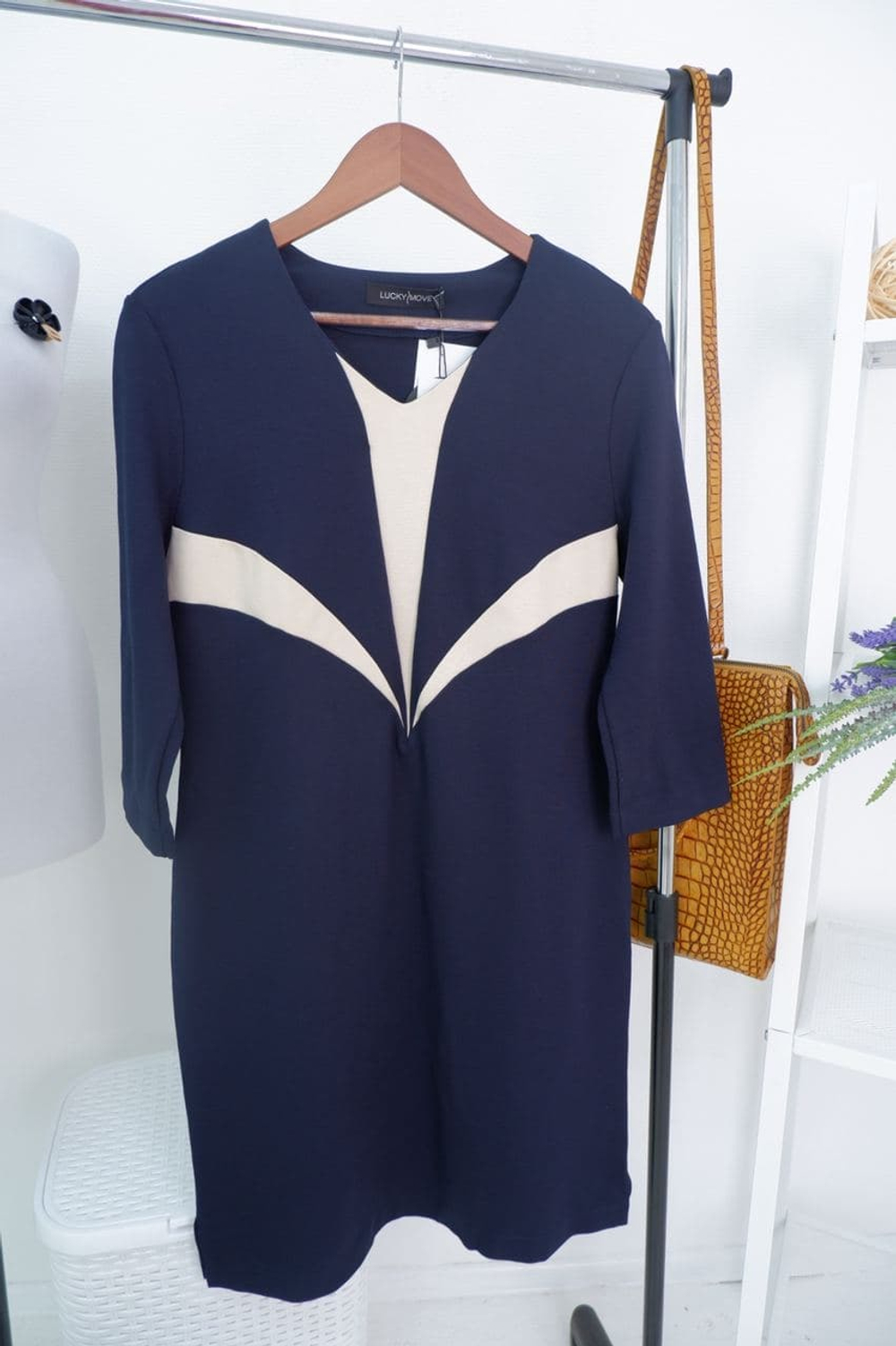 Платье LUCKY MOVE стильное 42 размер, новое