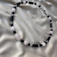 Чокер "Баланс сердец" с розовым кварцем и агатом