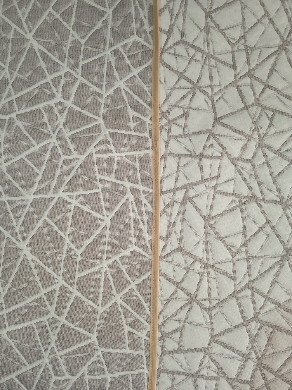 Покрывало жаккардовое двухстороннее Нежность 300-17 серый 1,5 (150х200)