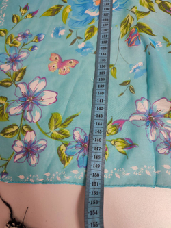 Шарф с красивой расцветкой