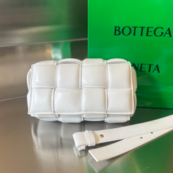 Bottega Veneta Mini Cassette 18 cm