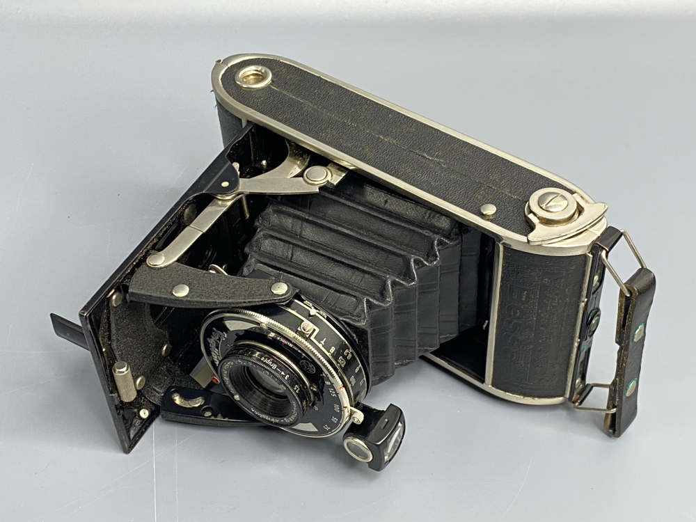 Voigtlander Bessa + Anastigmat Voigtar 6.3/10.5cm