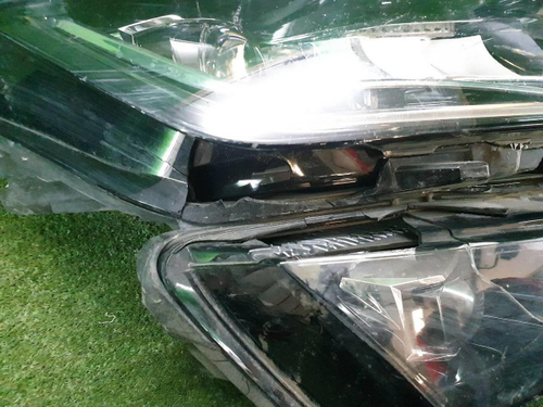 Битая Фара правая Skoda Kodiaq (2016-2022) LED