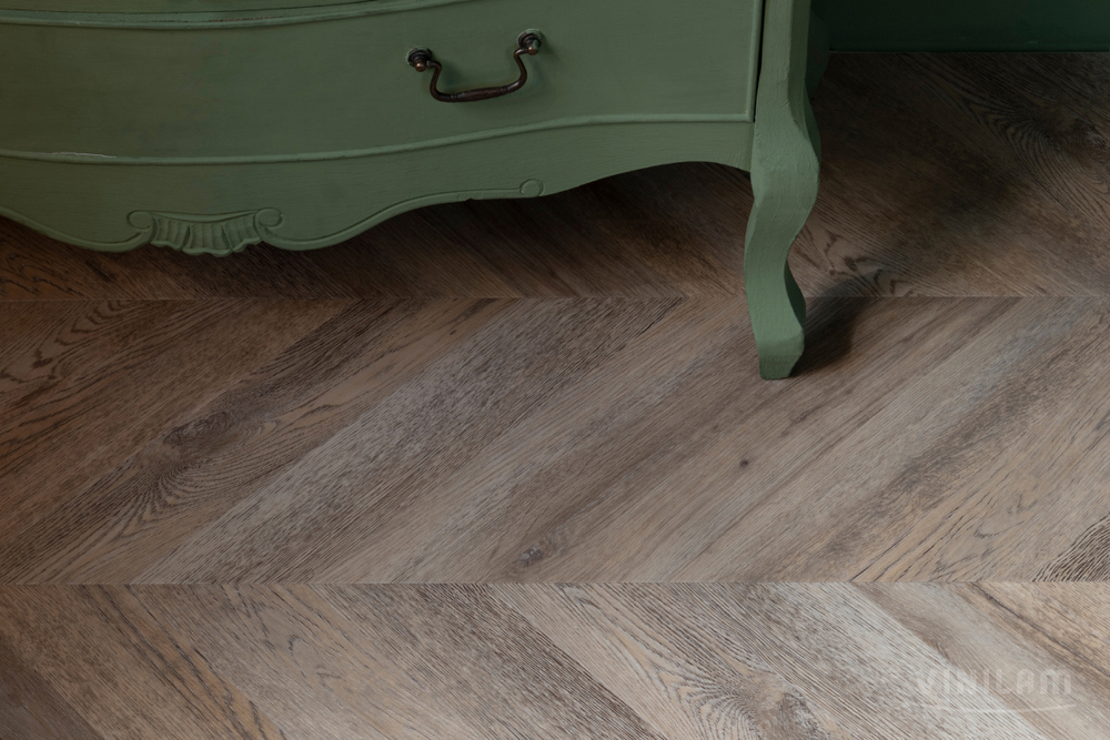 LVT плитка VINILAM PARQUET CHEVRON GLUE RI153616CL4 Шеврон Шампань клевая (2.86м2)