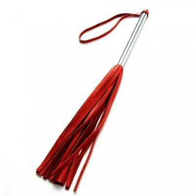 Флоггер из красной кожи с хромированной ручкой