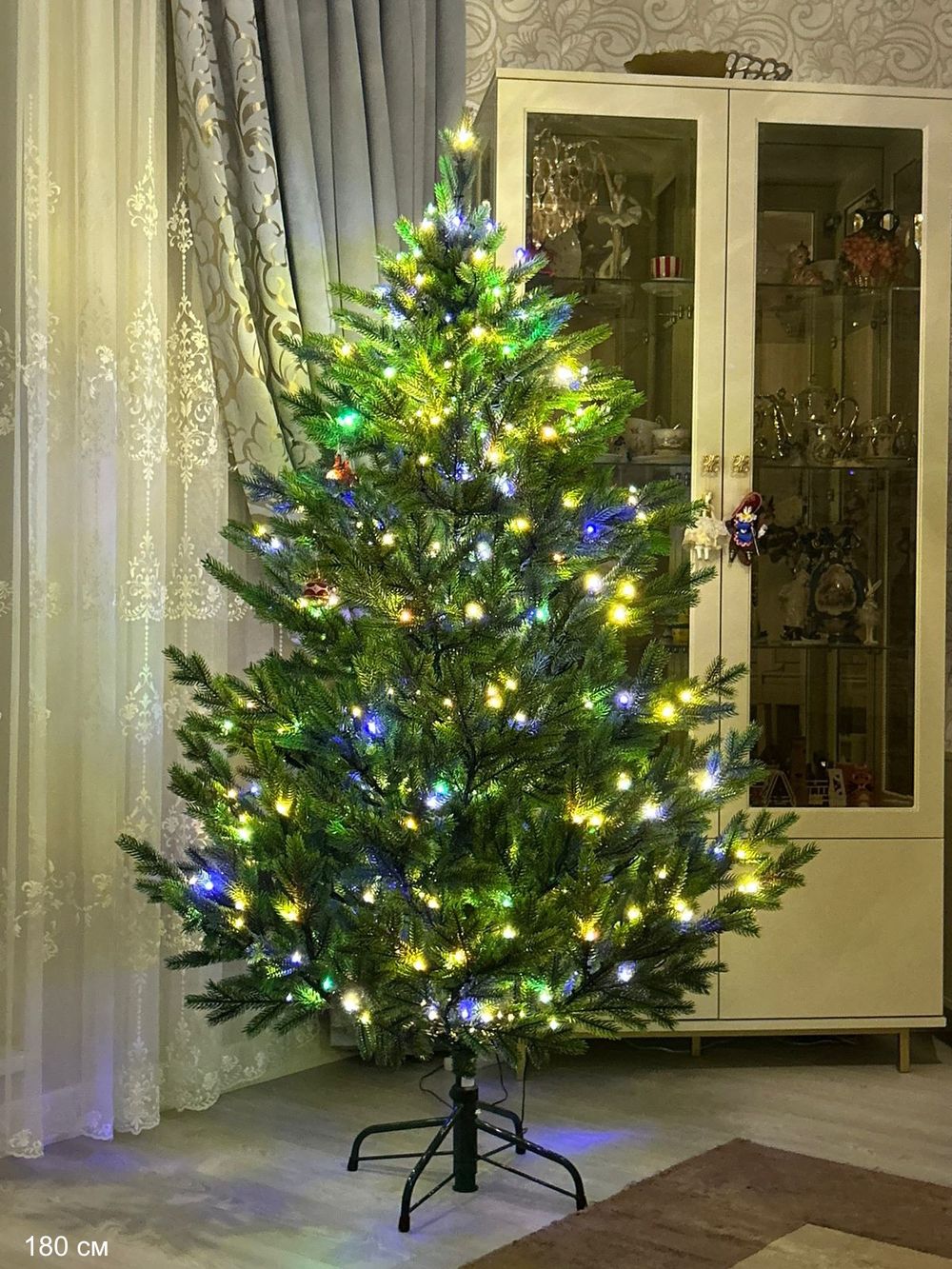ель Торжественная с встроенной гирляндой цветной