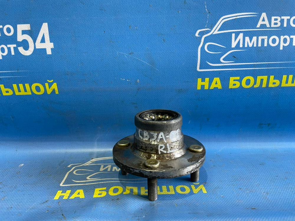 Ступица задняя левая MITSUBISHI LANCER 1995