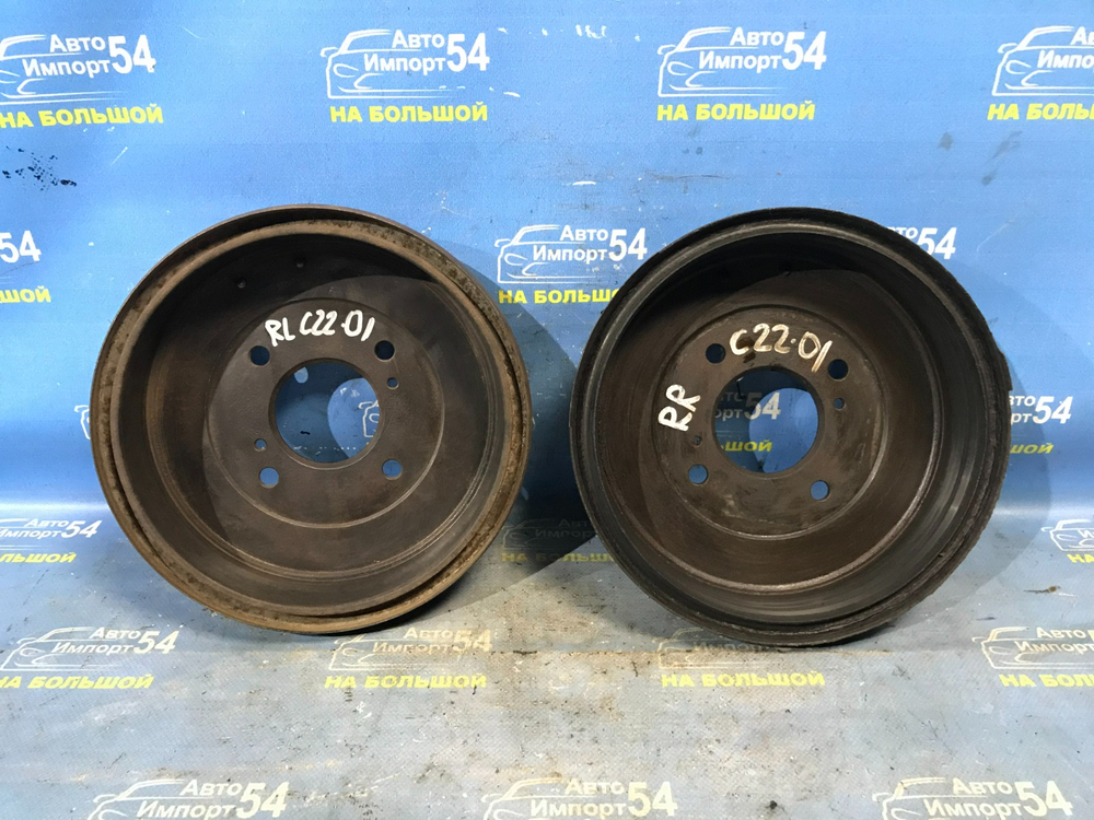 Барабан тормозной задний NISSAN LARGO 1992