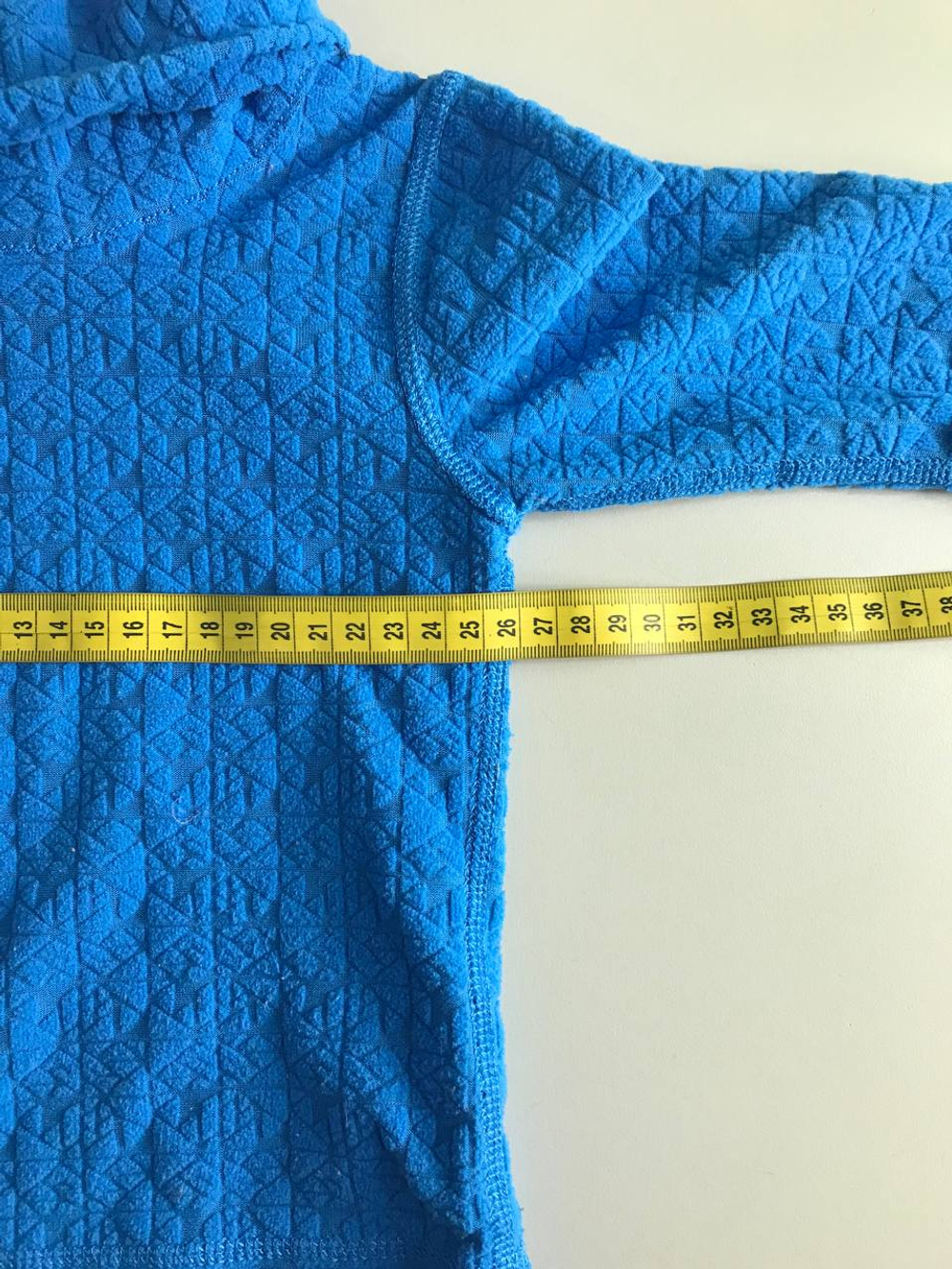 Кофта для прохладной погоды, визуально на 3 года