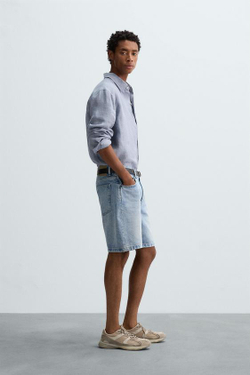 ZARA ДЖИНСОВЫЕ БЕРМУДЫ СТАНДАРТНОГО КРОЯ, ГОЛУБОЙ