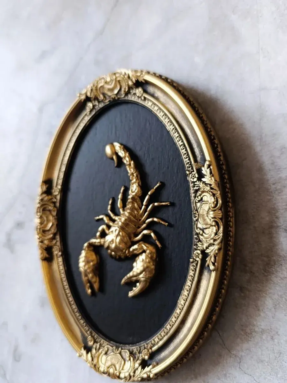 Барельеф на стену из гипса Скорпион