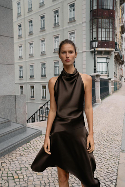 ZARA КОРОТКОЕ АСИММЕТРИЧНОЕ ПЛАТЬЕ С БАНТОМ, КОРИЧНЕВЫЙ