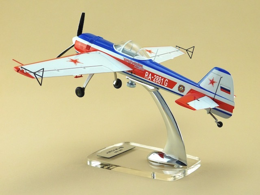 Модель самолета Як-55 (М1:30)