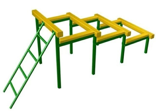 Полоса препятствий - разрушенная лестница