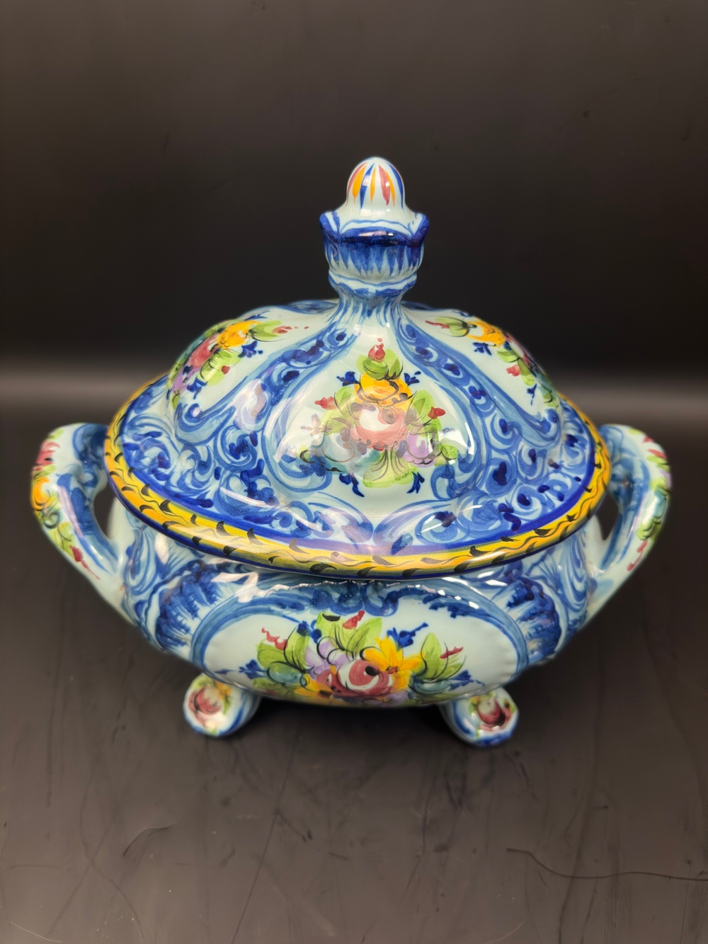 Ваза с ручками