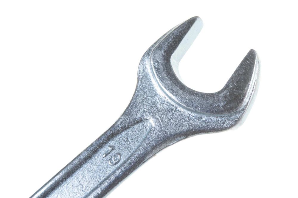 БИБЕР 90611 Ключ гаечный рожковый, кованый, оцинкованный 19х22мм (6/180)