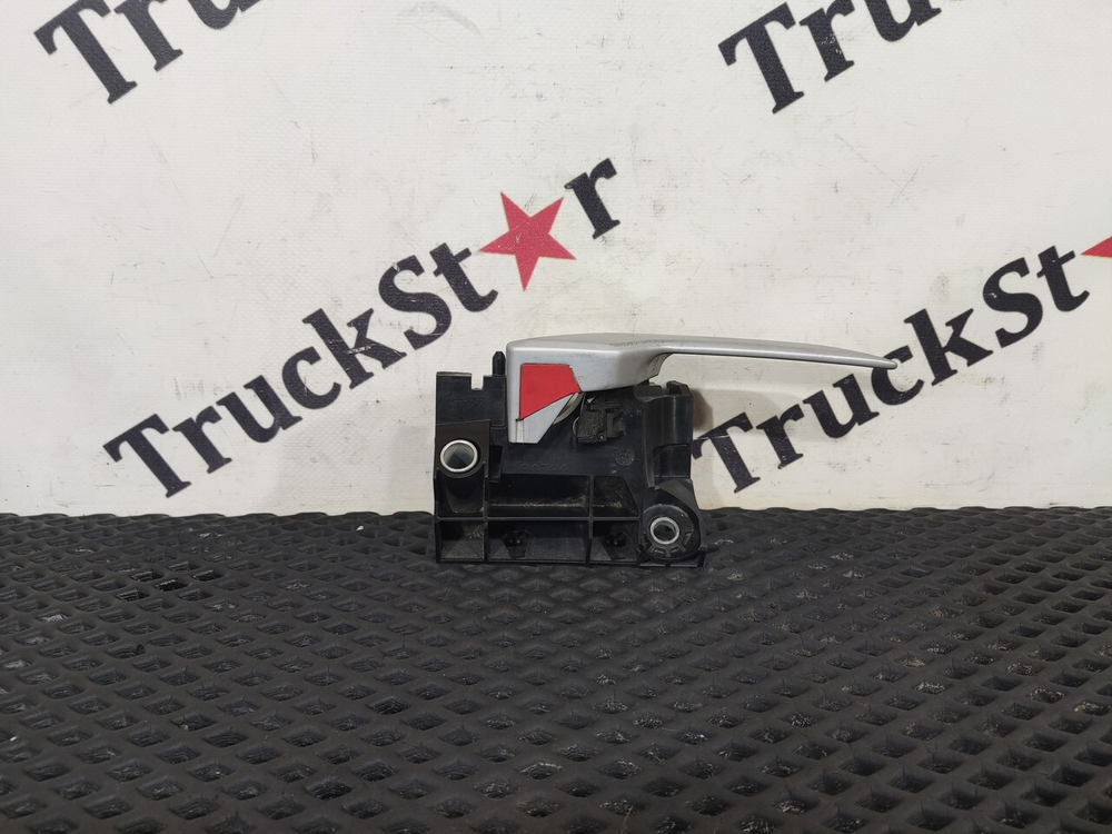 Ручка двери внутренняя правая