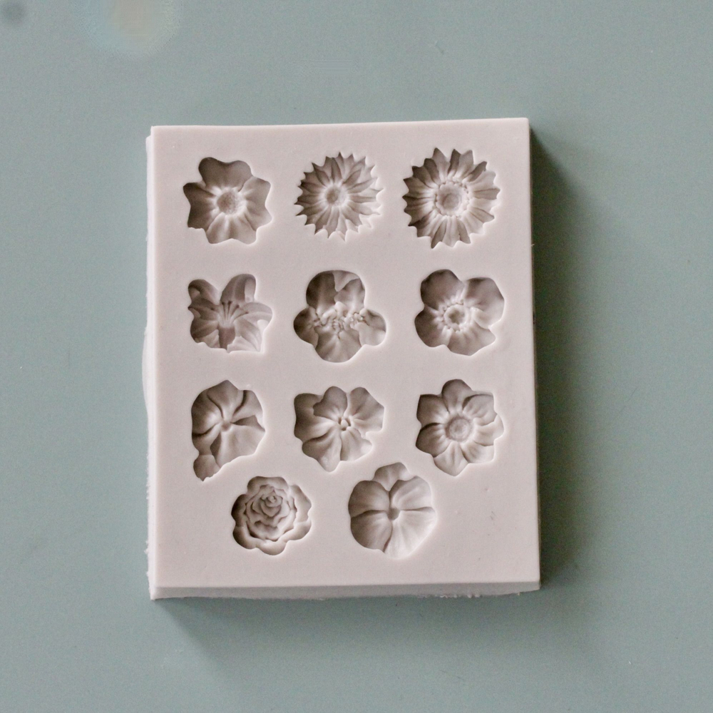 Молд силиконовый для лепки и творчества "Цветочки" 9 * 11 см