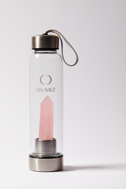 Бутылка с розовым кварцем