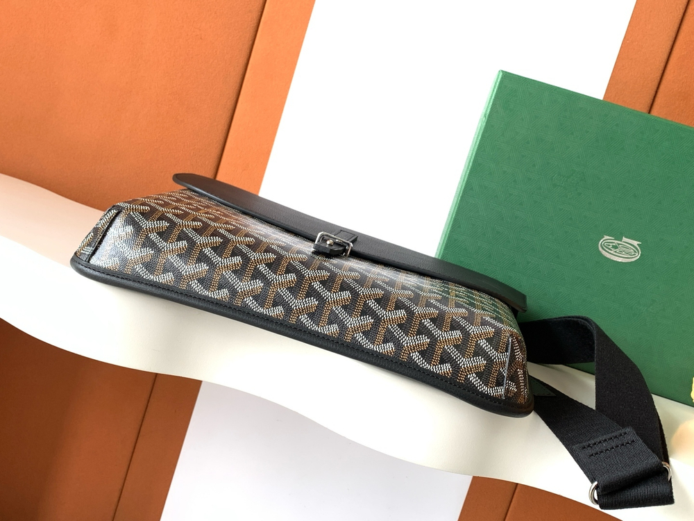 Goyard Coursier Messenger Bag 32 cm
