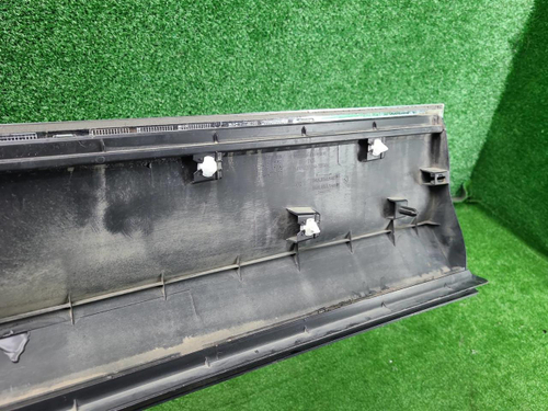 Накладка двери передняя правая VW Tiguan 2 (16-нв)