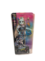 Кукла Monster High «Day Out Frankie Stein» HKY73 — прогулочная версия