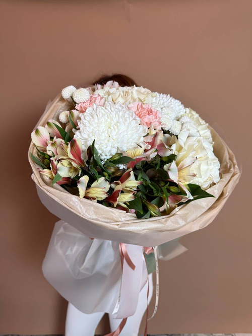 Букет "Айгуль", француузские розы, Хризантема, Альстромерия, Диантус